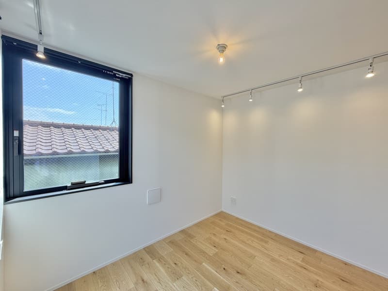 Room image 9
