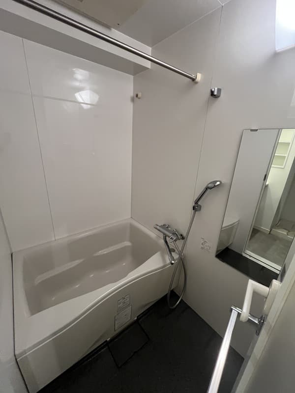 Room image 8