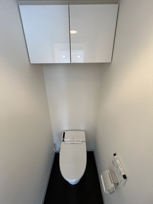 Room image 8