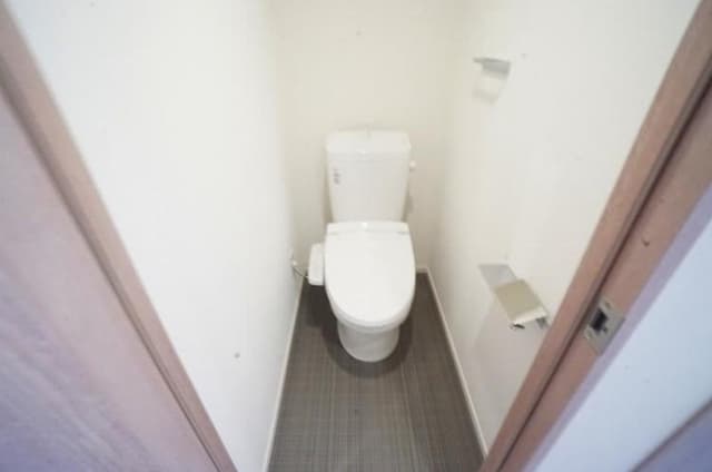 Room image 8