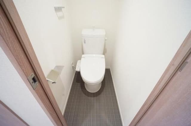 Room image 8