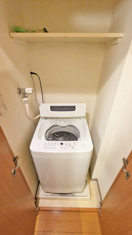 Room image 8