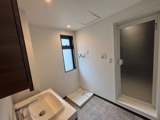 Room image 14