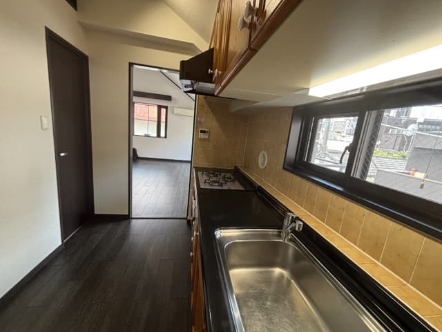 Room image 8