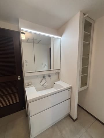 Room image 13