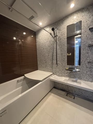 Room image 15
