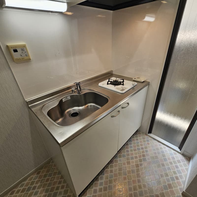 Room image 10