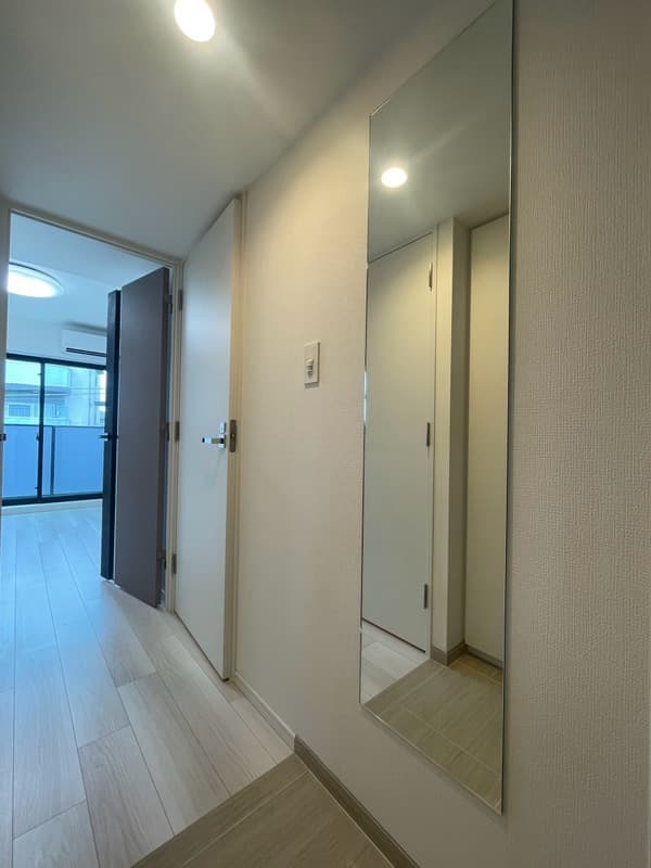 Room image 8