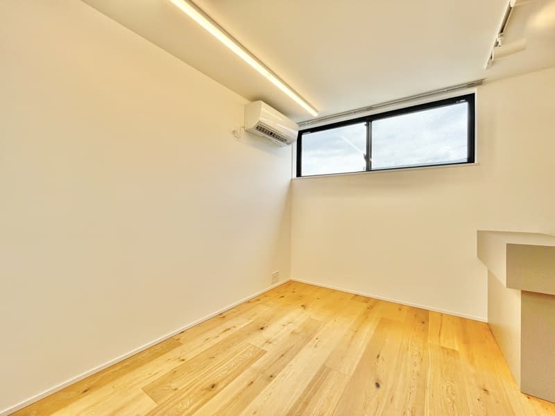 Room image 9