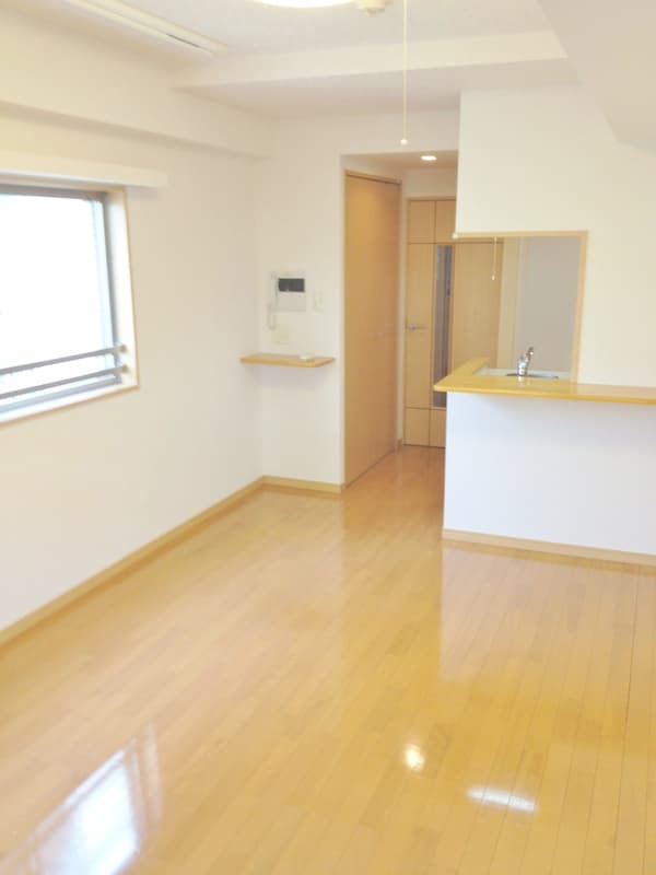 Room image 11