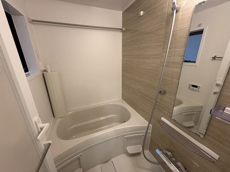 Room image 8
