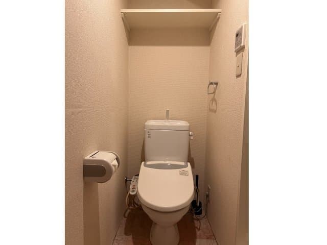 Room image 11