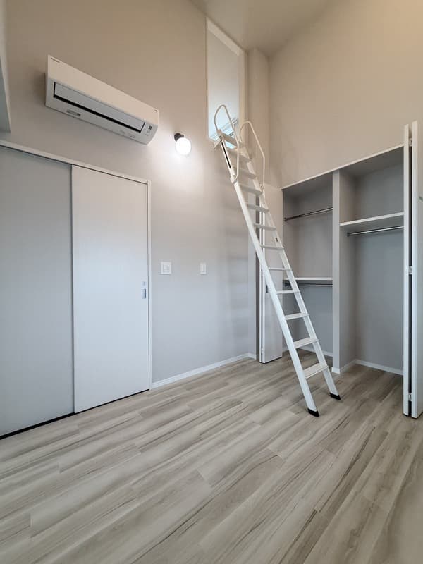 Room image 10
