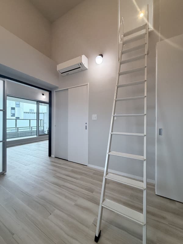 Room image 11
