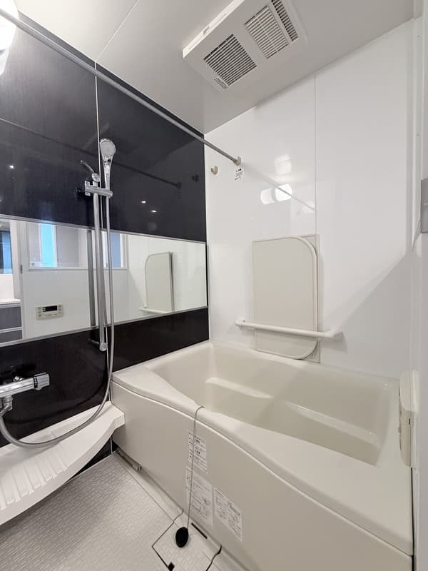 Room image 15