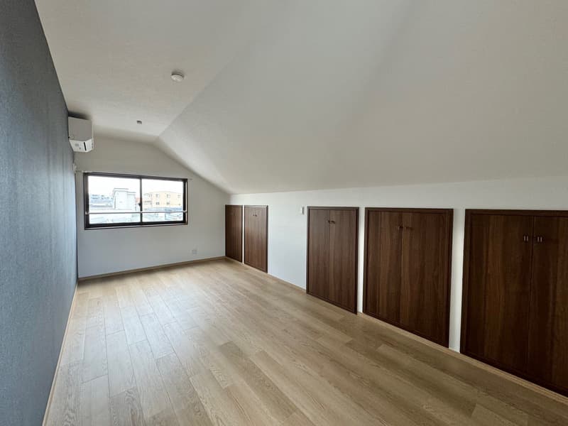 Room image 15