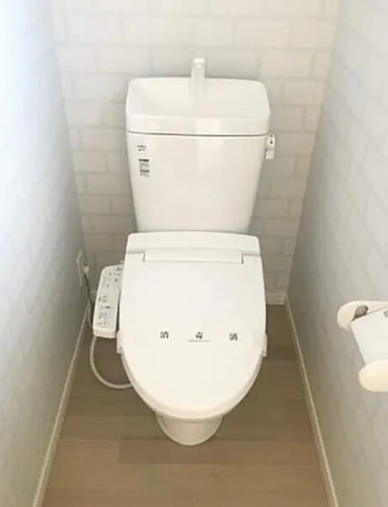 Room image 8