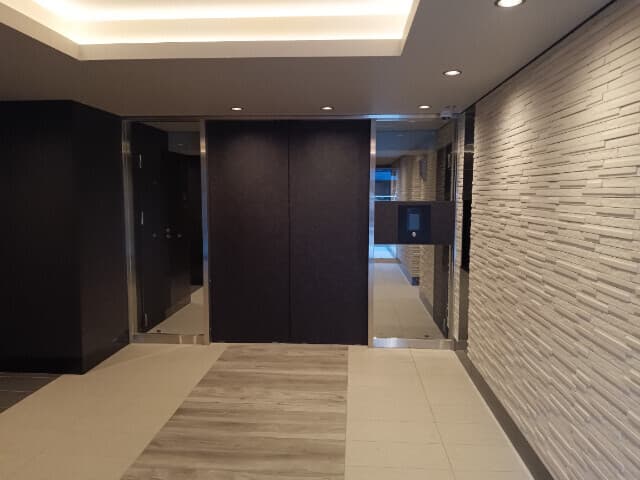 Room image 16