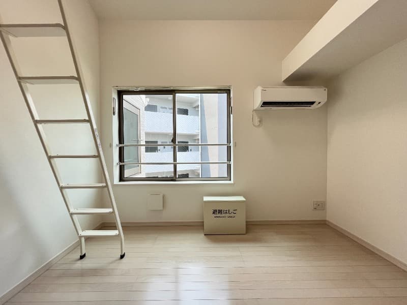 Room image 11