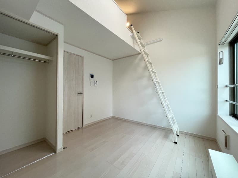Room image 9