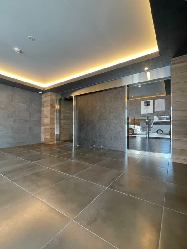 Room image 8