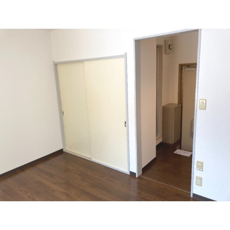 Room image 13