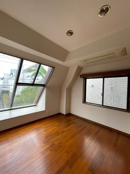 Room image 9