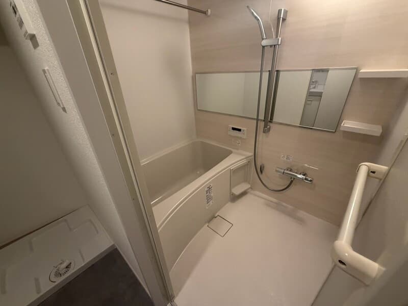 Room image 11