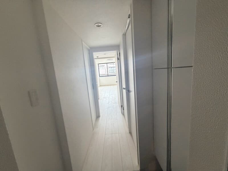 Room image 13