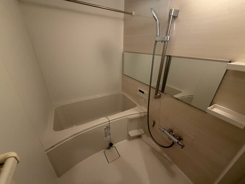 Room image 10