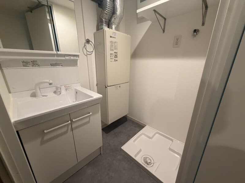 Room image 12