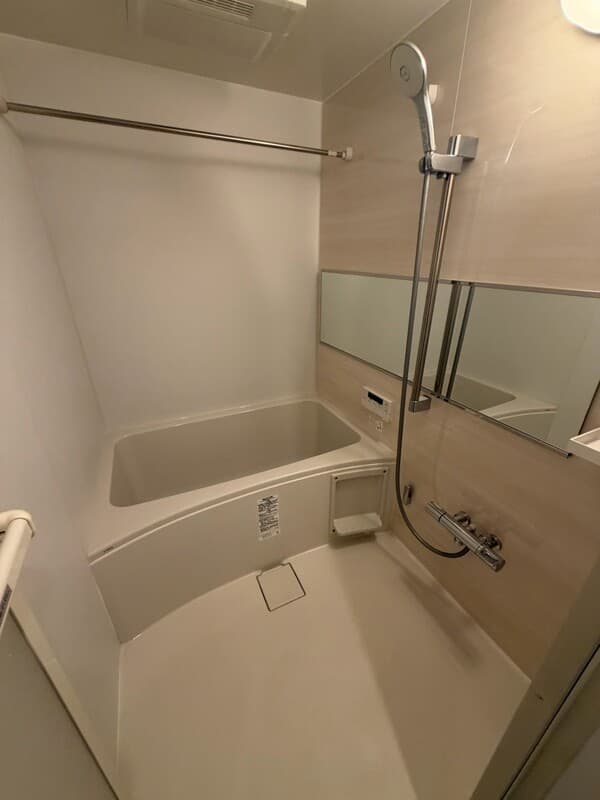 Room image 15