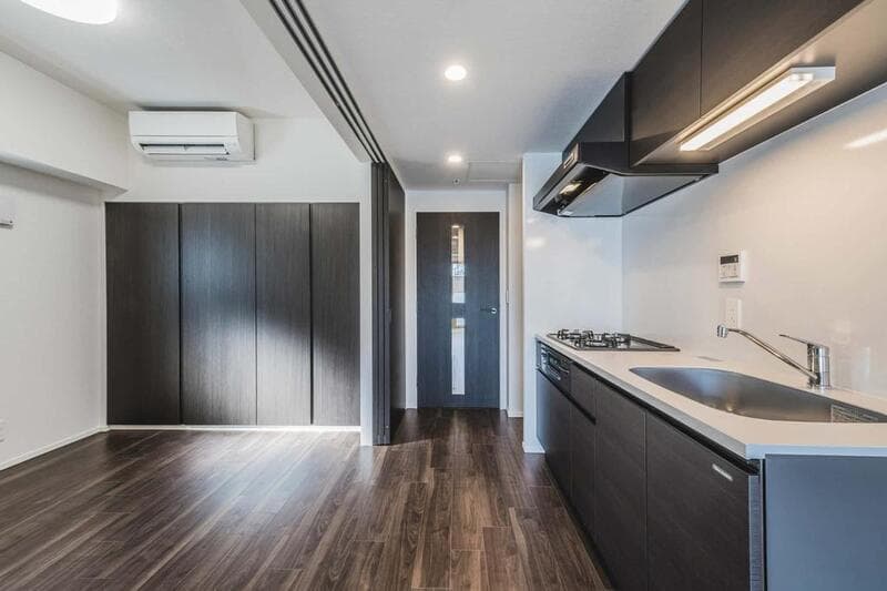 Room image 8