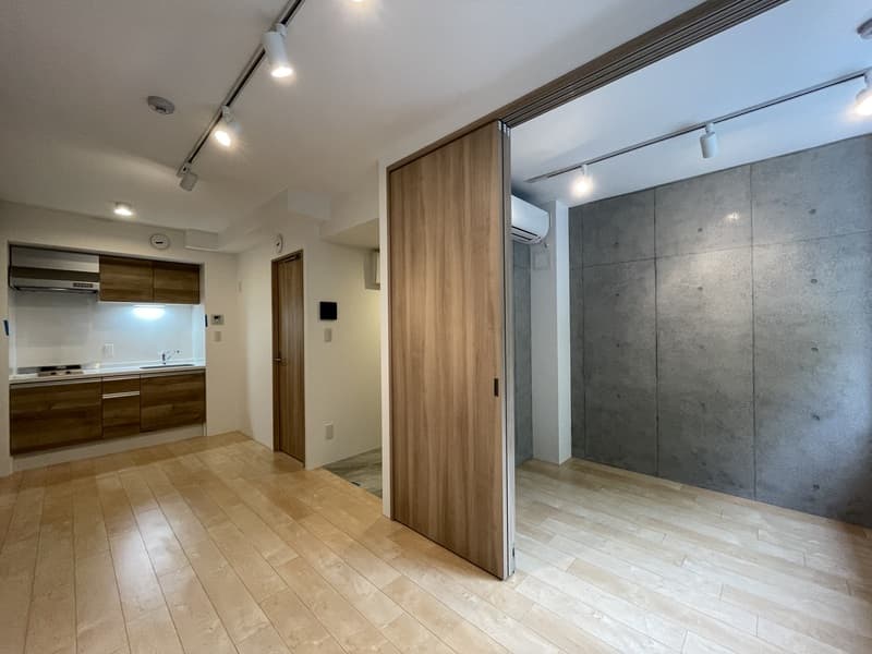 Room image 8