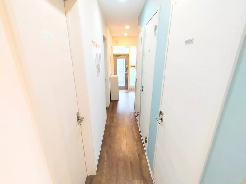 Room image 8