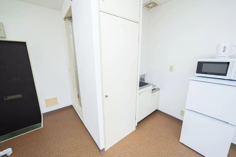 Room image 12