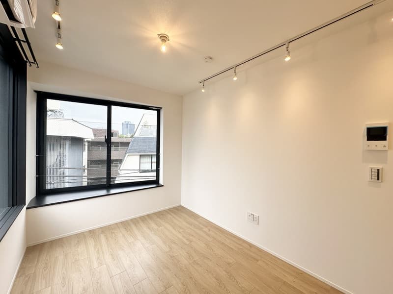 Room image 11
