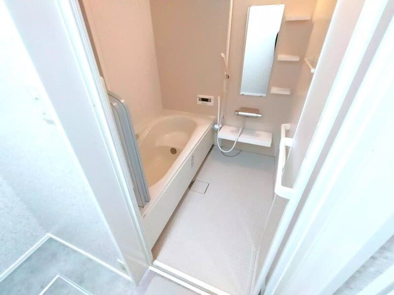 Room image 10