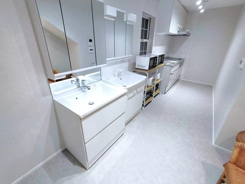 Room image 12
