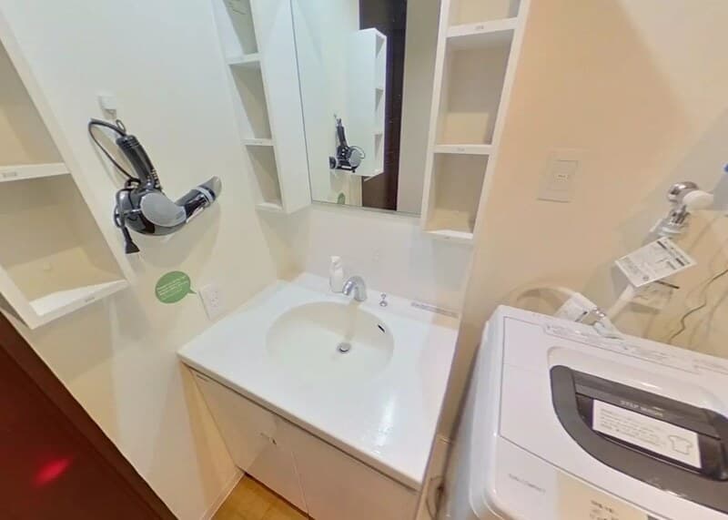Room image 8