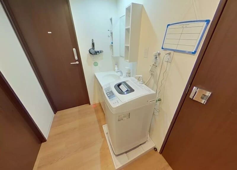 Room image 9