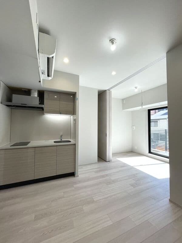 Room image 8