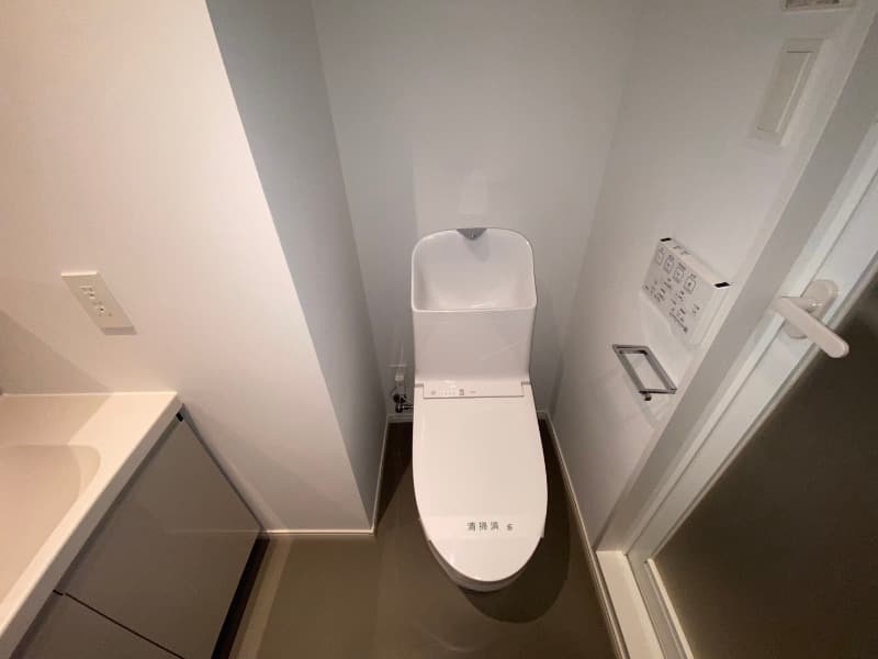 Room image 12
