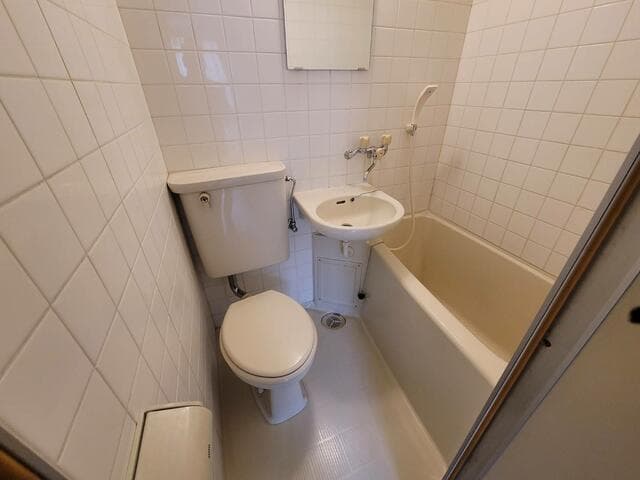 Room image 11