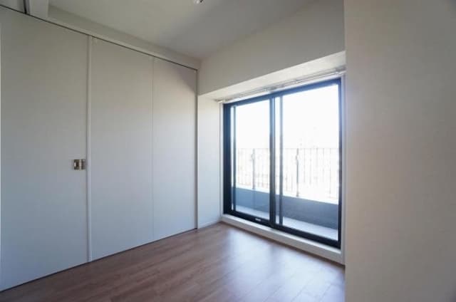 Room image 15