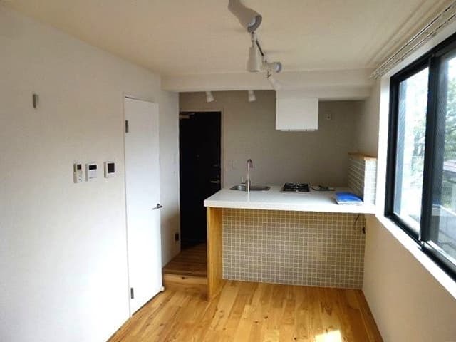 Room image 11