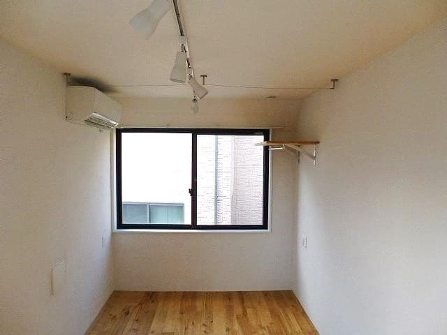 Room image 13