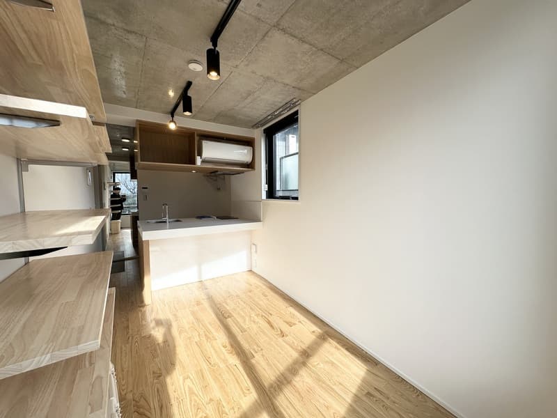 Room image 11