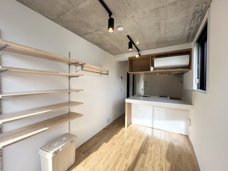 Room image 12