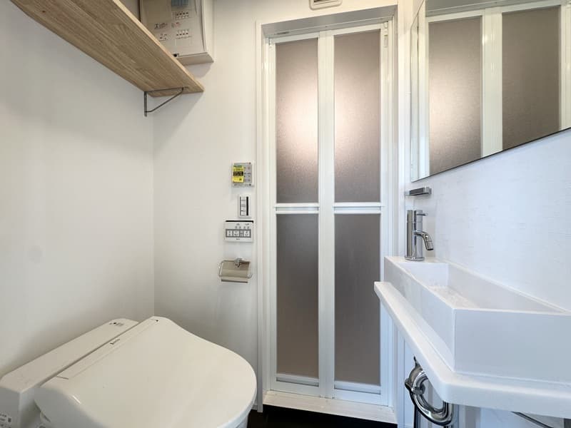 Room image 8